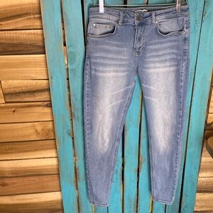 Carpe Omnia skinny jeans size 30S inseam 28.5” light wash stretchy fabric